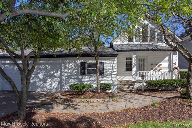 front view picture of 415 Gardenia Ave, Royal Oak, MI. 48067