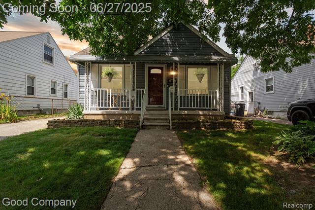 front view picture of 917 N Dorchester Ave, Royal Oak, MI. 48067