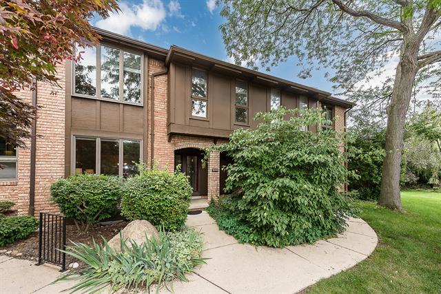 front view picture of 1040 Greenhills Drive, Ann Arbor, MI. 48105