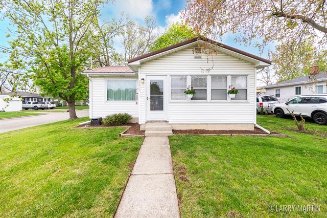 front view picture of 2675 Woodbinesw  Avenue, Grandville, MI. 49418