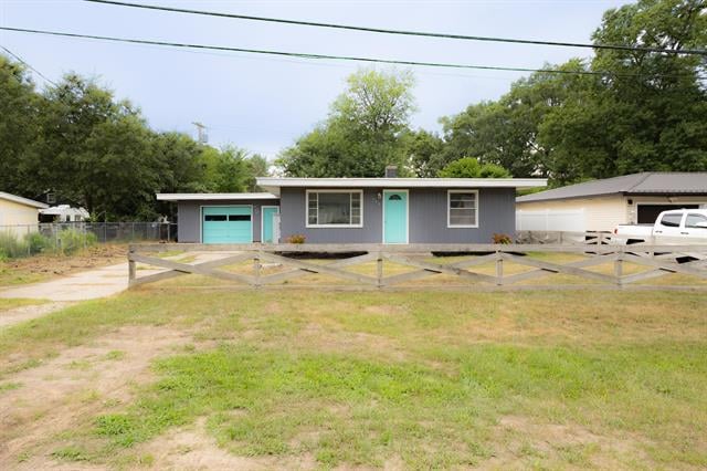 front view picture of 369 Donald Street, Muskegon, MI. 49442