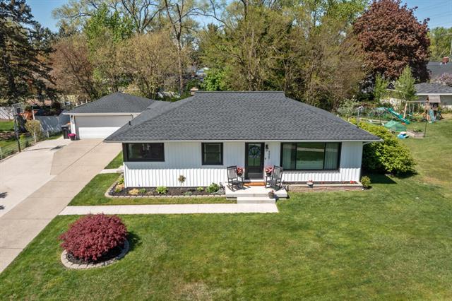front view picture of 4025 Pineviewsw  Street, Grandville, MI. 49418