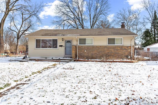front view picture of 28580 Red Leaf Ln, Southfield, MI. 48076