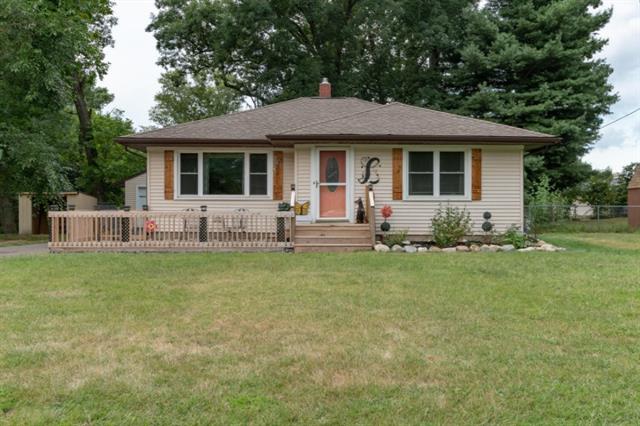 front view picture of 130 Woodway Avenue, Battle Creek, MI. 49014