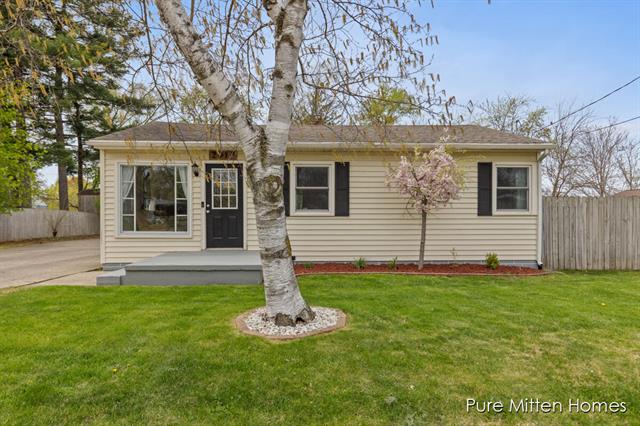 front view picture of 2915 Earlesw  Avenue, Grandville, MI. 49418