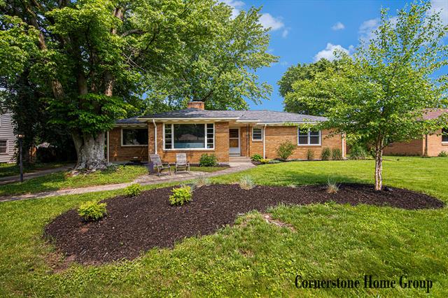 front view picture of 2308 Godwinse  Avenue, Grand Rapids, MI. 49507