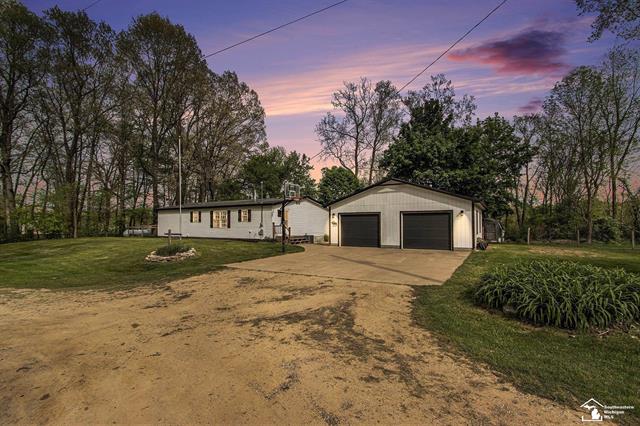 front view picture of 635 Pokey Drive, Hastings, MI. 49058