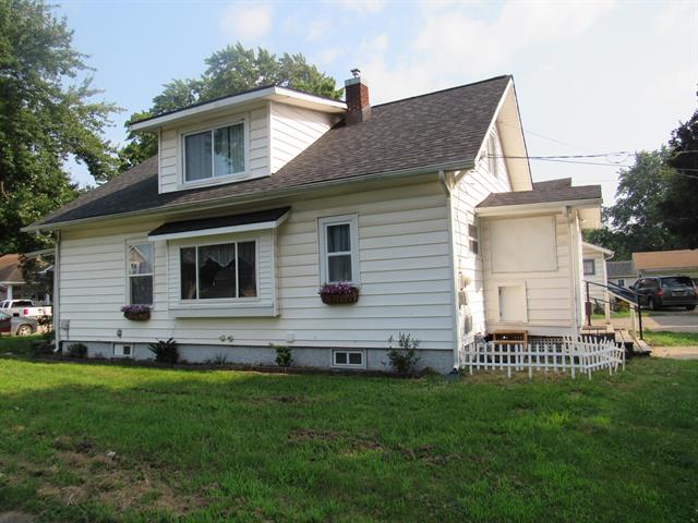 front view picture of 416 Sturgis Street, Sturgis, MI. 49091