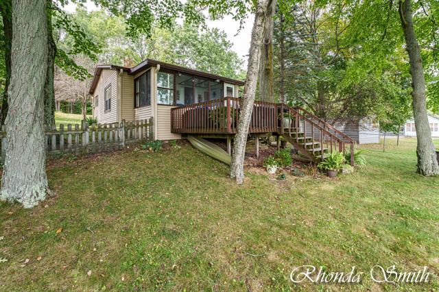 front view picture of 11432 Lakeshore Drive, Lakeview, MI. 48850