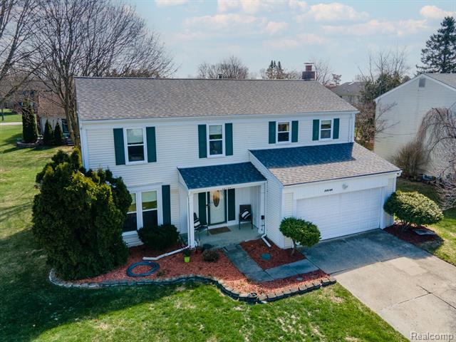 front view picture of 28144 Yorktown Rd, Farmington, MI. 48331