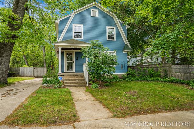 front view picture of 1212 Johnstonse  Street, Grand Rapids, MI. 49507