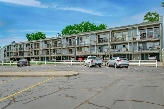 front view picture of 64 Griffith Street, Saugatuck, MI. 49453