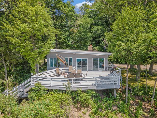 front view picture of 6881 Helena Drive, West Olive, MI. 49460
