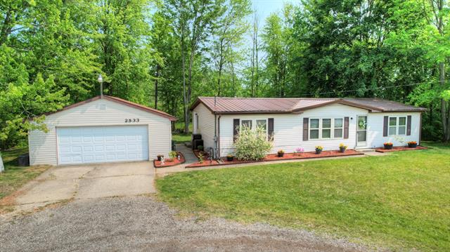 front view picture of 2533 S Patterson Road, Wayland, MI. 49348