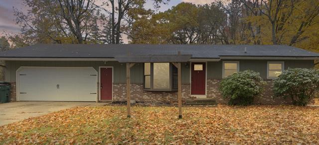 front view picture of 11632 Woodgatenw  Drive, Grand Rapids, MI. 49534