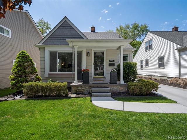front view picture of 2989 Thomas Ave, Berkley, MI. 48072