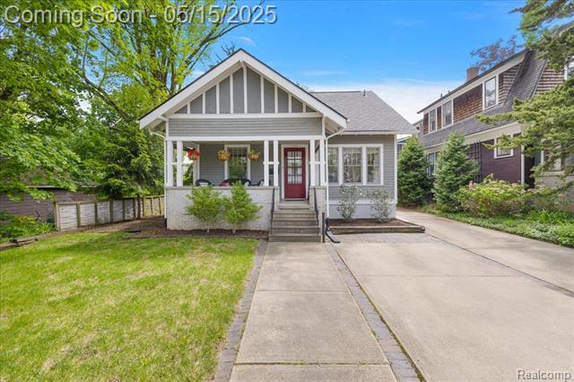 front view picture of 1515 Jackson Avenue, Ann Arbor, MI. 48103