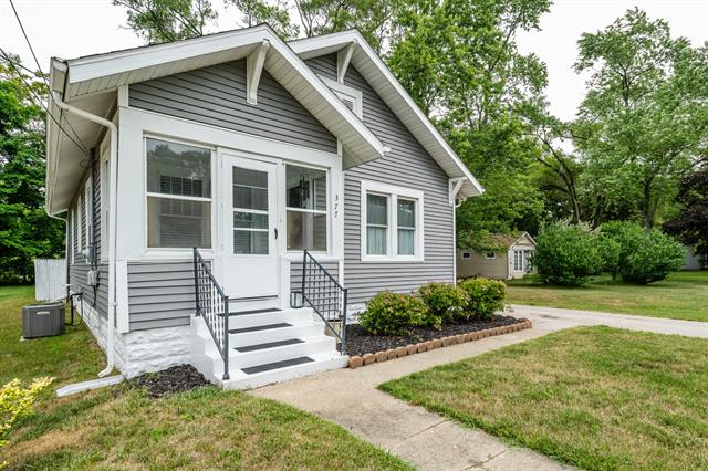 front view picture of 377 Western Avenue, Benton Harbor, MI. 49022