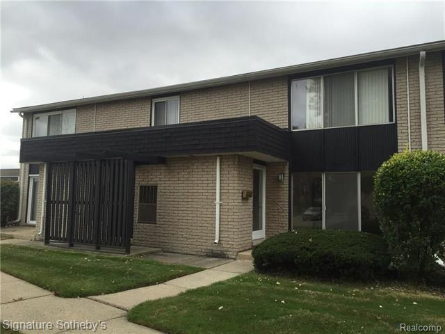 front view picture of 8727 Kennedy Circle, Warren, MI. 48093