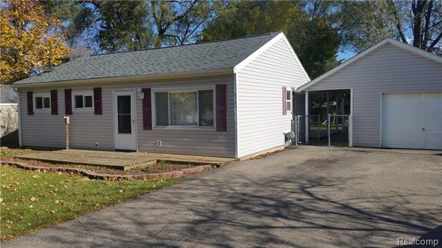 front view picture of 6101 Springdale Boulevard, Grand Blanc, MI. 48439
