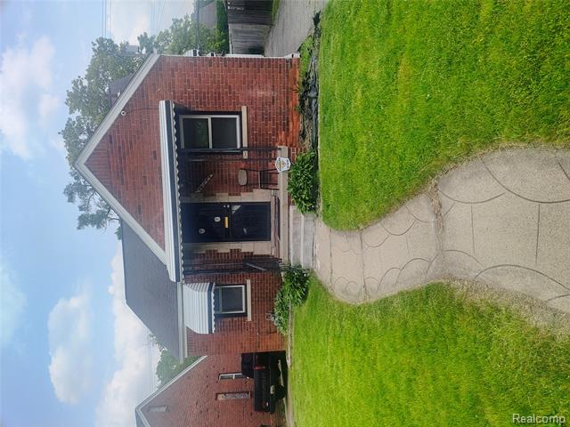 front view picture of 20022 Hanna Street, Highland Park, MI. 48203