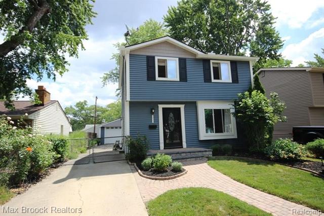 front view picture of 3072 Royal Ave, Berkley, MI. 48072