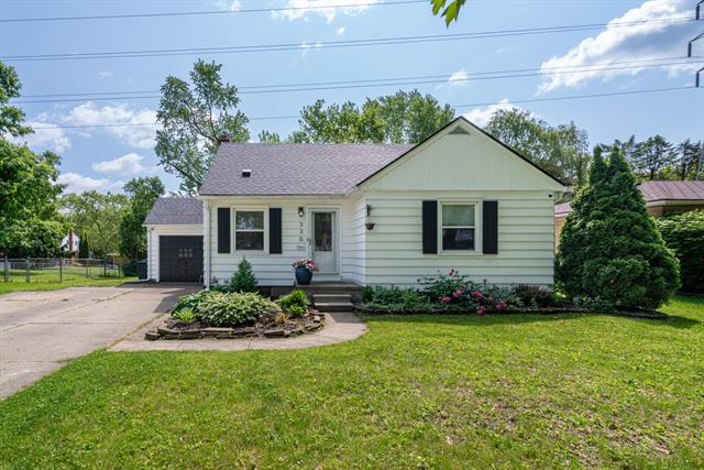 front view picture of 330 Hillcrest Boulevard, Ypsilanti, MI. 48197