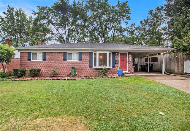 front view picture of 1439 Whittier Road, Ypsilanti, MI. 48197
