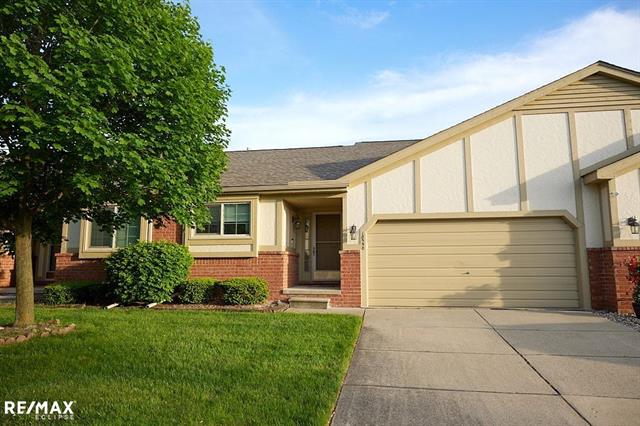 front view picture of 18550 Willowridge Lane, Clinton Township, MI. 48038