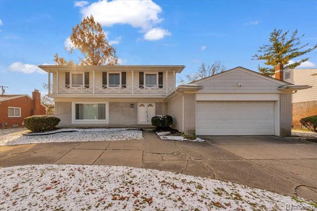 front view picture of 22679 Bell Brook St, Southfield, MI. 48034
