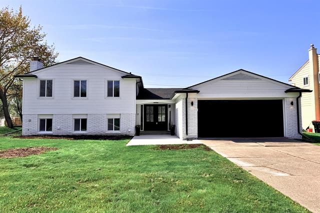 front view picture of 22589 Bell Brook St, Southfield, MI. 48034