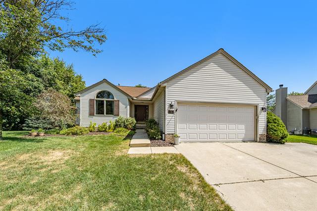front view picture of 1782 Sycamore Court, Saline, MI. 48176
