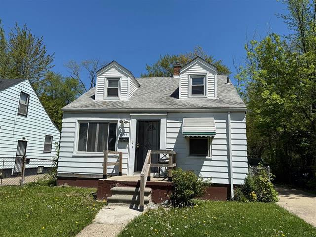 front view picture of 19205 Mccormick Street, Detroit, MI. 48224