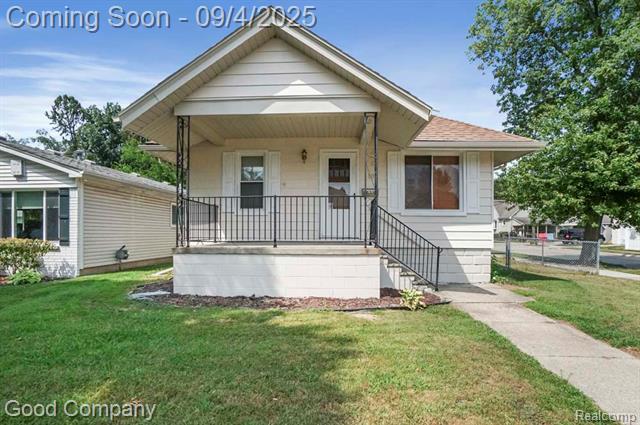 front view picture of 1102 N Wilson Ave, Royal Oak, MI. 48067