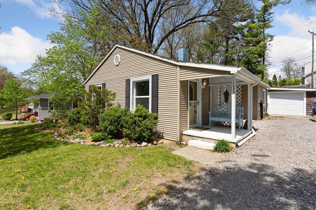 front view picture of 1452 Lakeside Drive, Howell, MI. 48843