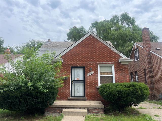 front view picture of 19338 Waltham Street, Detroit, MI. 48205