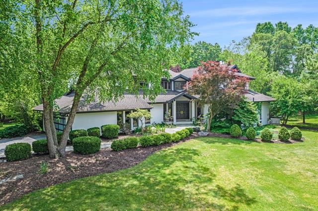 front view picture of 2002 Valleyview Drive, Ann Arbor, MI. 48105