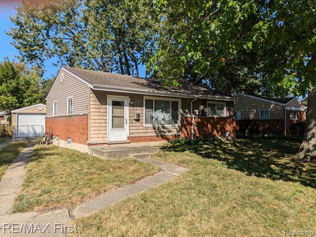 front view picture of 247 Hecht Dr, Madison Heights, MI. 48071