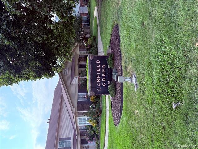 front view picture of 34167 Garfield Circle, Fraser, MI. 48026