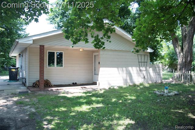 front view picture of 320 Barker, Whitmore Lake, MI. 48189