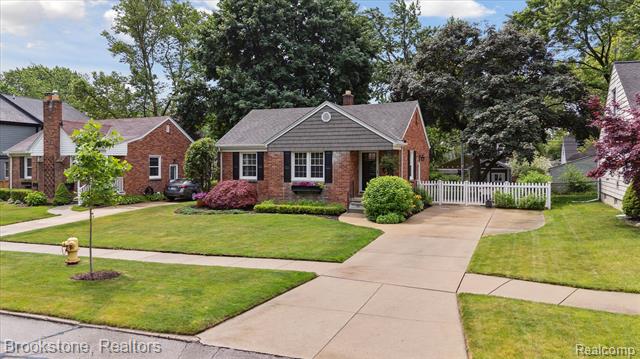 front view picture of 2351 Earlmont Rd, Berkley, MI. 48072