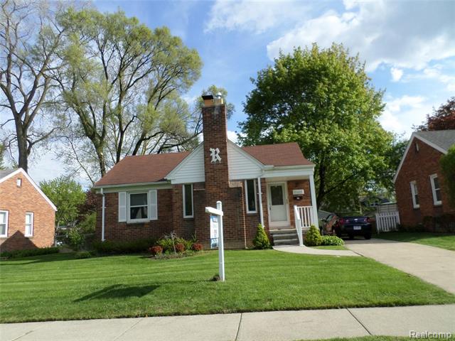 front view picture of 2329 Earlmont Rd, Berkley, MI. 48072