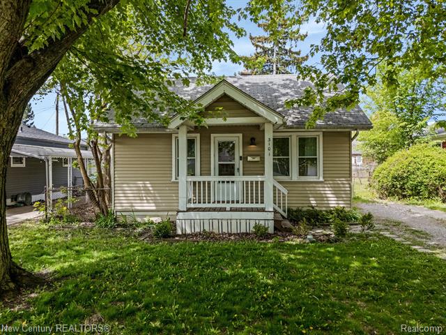 front view picture of 3101 Robina Ave, Berkley, MI. 48072