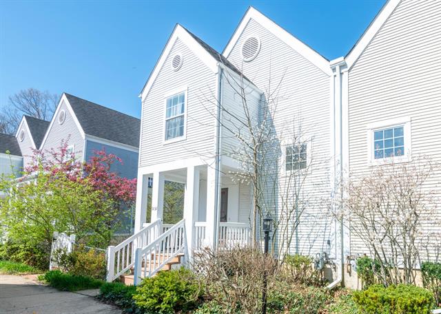 front view picture of 3232 Cardinal Drive, Ann Arbor, MI. 48108