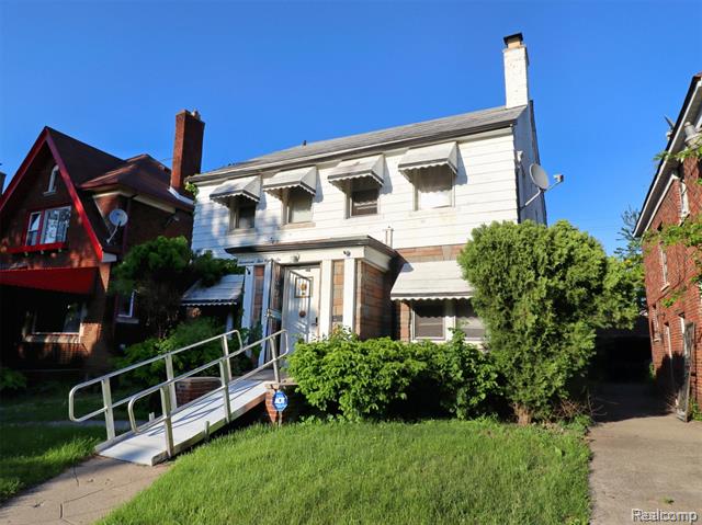 front view picture of 17586 Wisconsin Street, Detroit, MI. 48221