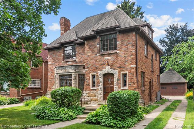 front view picture of 18675 Gainsborough Road, Detroit, MI. 48223