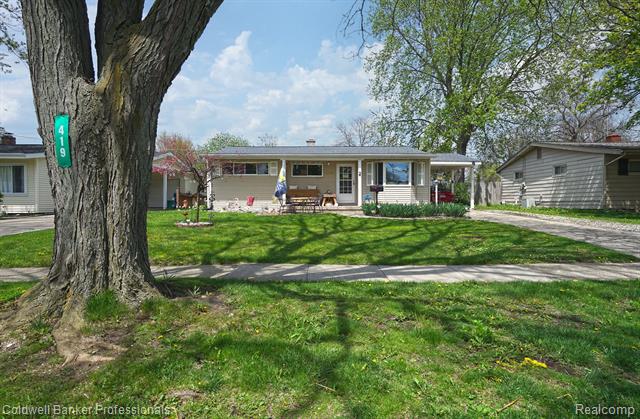 front view picture of 419 Juniper Drive, Davison, MI. 48423