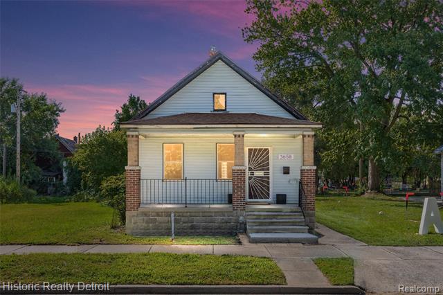 front view picture of 3658 Preston Street, Detroit, MI. 48207