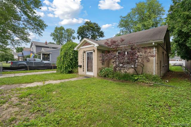 front view picture of 3012 Phillips Ave, Berkley, MI. 48072