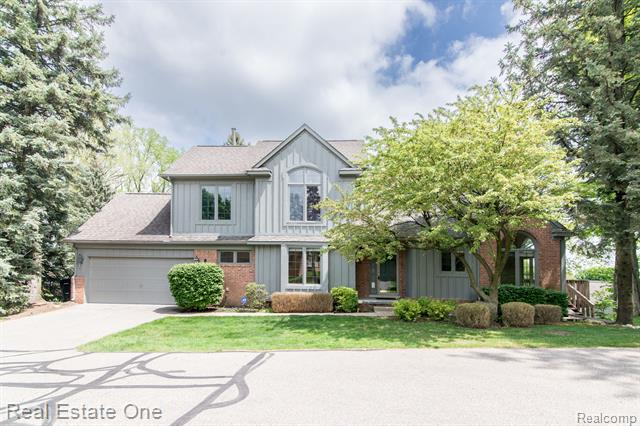 front view picture of 28262 Burton Ln, Farmington, MI. 48331